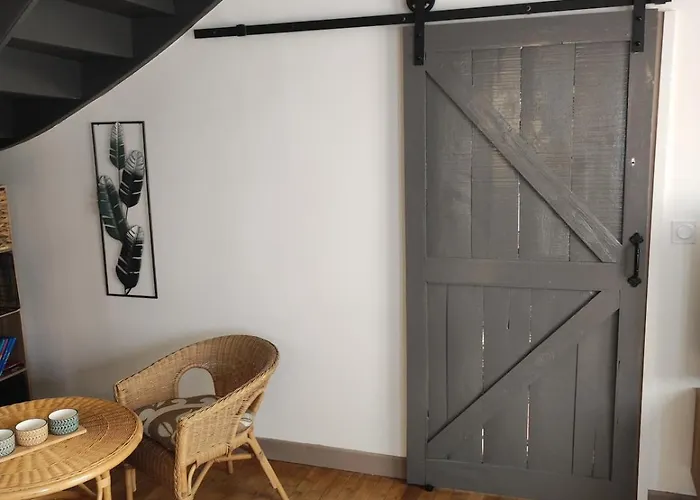 Holiday home Le De Louisantin Lacapelle-del-Fraisse