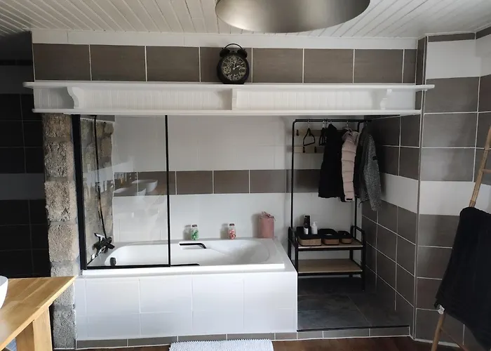 Holiday home Le De Louisantin Lacapelle-del-Fraisse